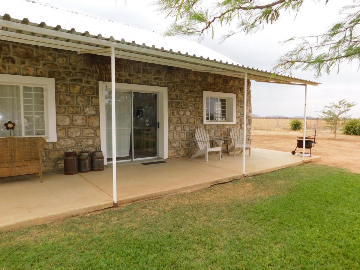 فندق Meteorite Rest Camp Grootfontein المظهر الخارجي الصورة