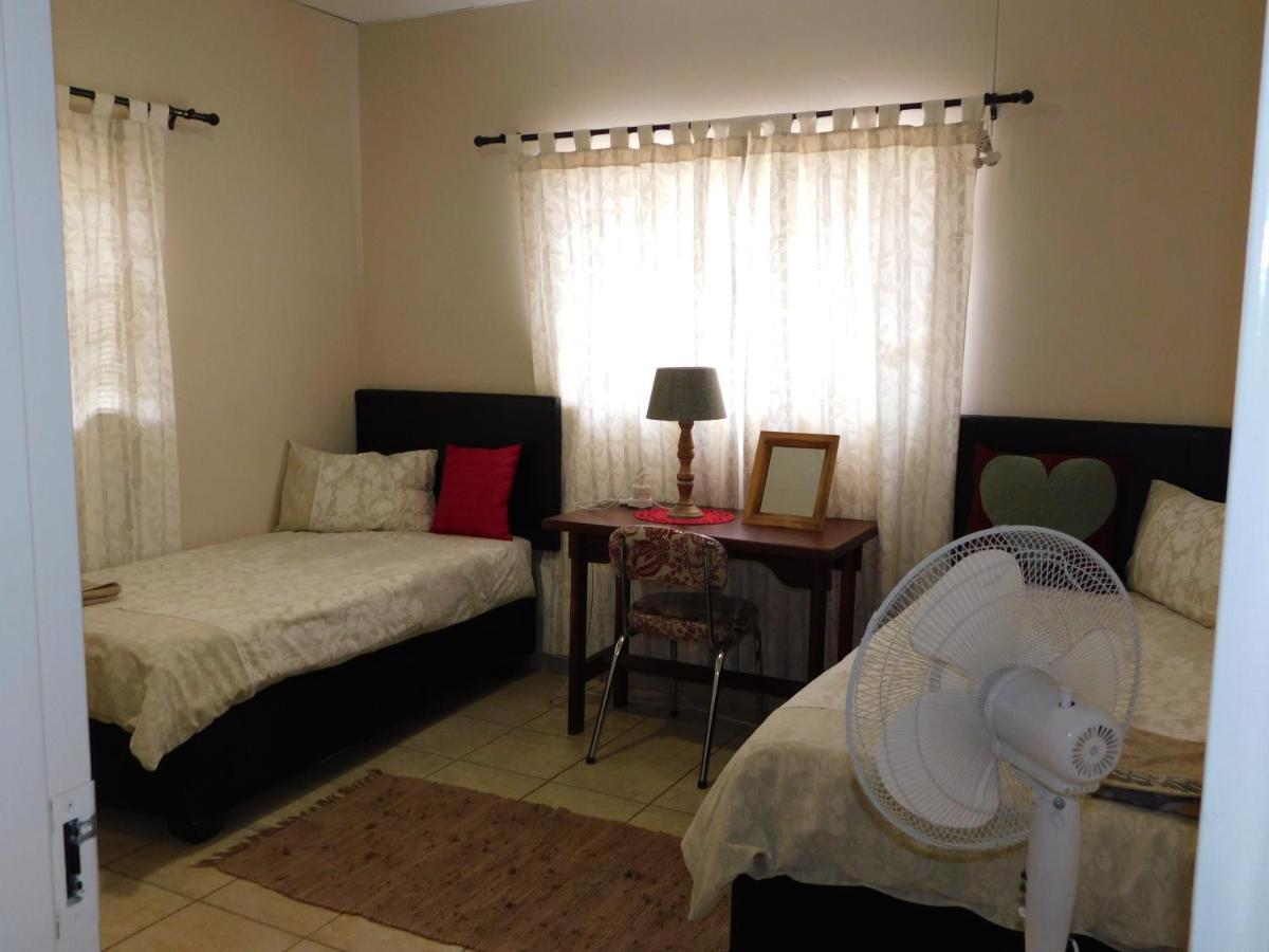 فندق Meteorite Rest Camp Grootfontein المظهر الخارجي الصورة