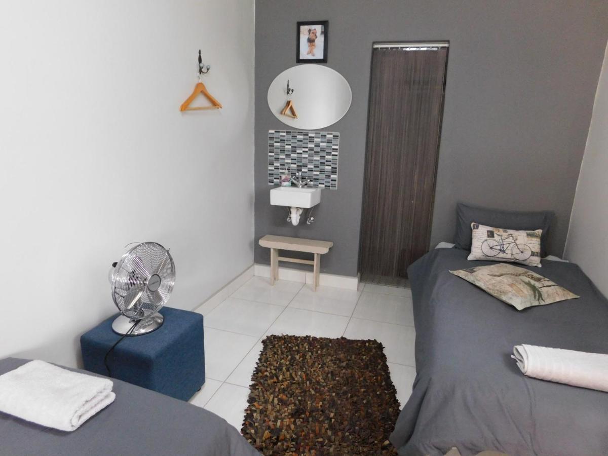 فندق Meteorite Rest Camp Grootfontein المظهر الخارجي الصورة
