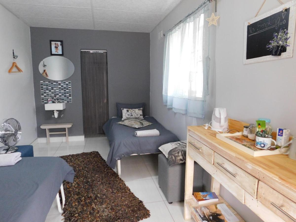 فندق Meteorite Rest Camp Grootfontein المظهر الخارجي الصورة