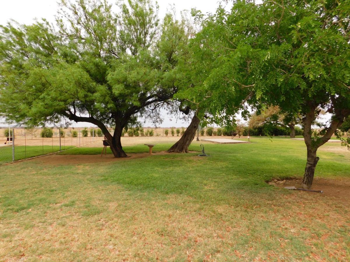 فندق Meteorite Rest Camp Grootfontein المظهر الخارجي الصورة