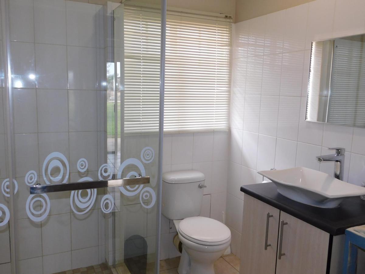 فندق Meteorite Rest Camp Grootfontein المظهر الخارجي الصورة